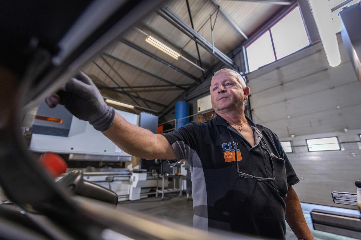 Grootformaat metaalbewerking operator